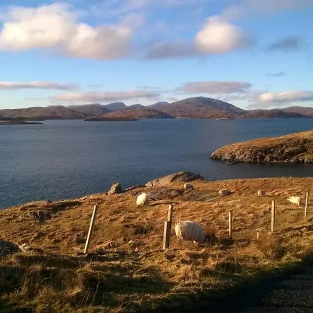 Harsgeir View Holiday Cottage -Wifi Go Green Breaclete Exterior photo